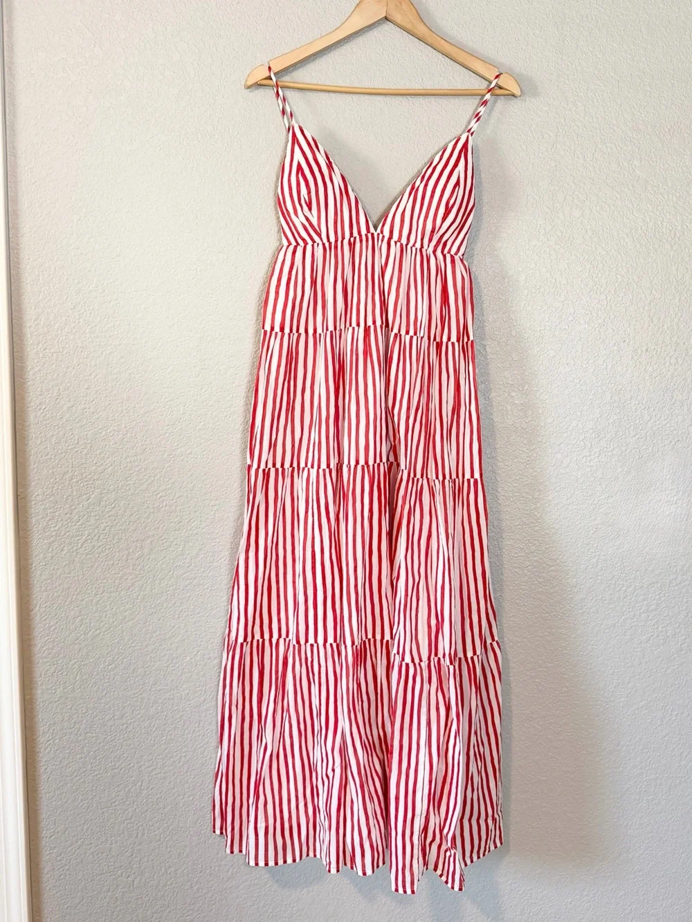 NWT Abercrombie Bra-Free V-Neck Tiered Striped Flowy Maxi Dress